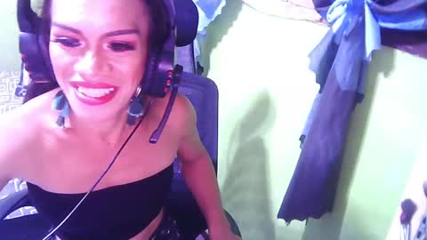 Snapshot of asiangoddezzts chatting on 01/07/25, 04:37 Miss Audrey L Monel online show from 01/07/25, 04:37