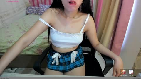 Snapshot of asianhot_babe chatting on 04/04/26, 11:35 Melody online show from 04/04/26, 11:35