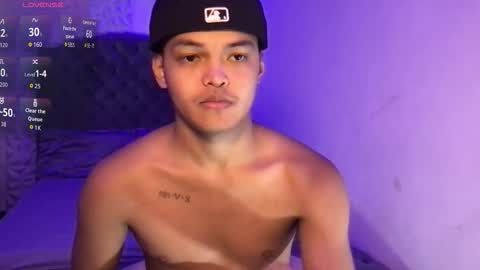 Snapshot of asianhugescott chatting on 03/12/26, 09:26 VICTORIA SCOTT online show from 03/12/26, 09:26