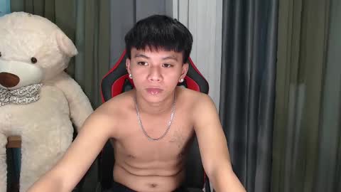 Snapshot of asianhunk_zam chatting on 12/12/24, 12:55 Zam online show from 12/12/24, 12:55