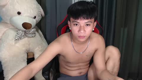 Snapshot of asianhunk_zam chatting on 12/12/24, 03:59 Zam online show from 12/12/24, 03:59