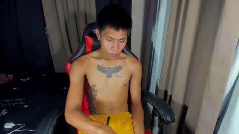 Snapshot of asianplayboyx chatting on 01/29/25, 02:40 mark online show from 01/29/25, 02:40