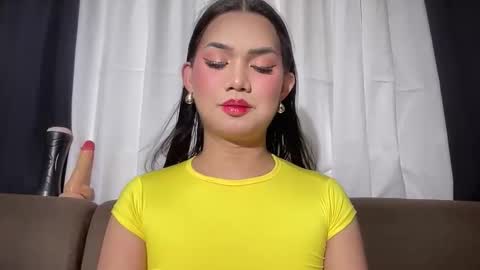 Snapshot of asiansweet_lily chatting on 06/05/26, 11:10 Lily online show from 06/05/26, 11:10