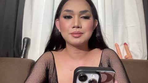 Snapshot of asiansweet_lily chatting on 06/18/26, 10:52 Lily online show from 06/18/26, 10:52