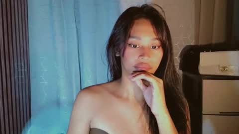 Snapshot of asiantreasures chatting on 06/01/26, 09:00 kisses online show from 06/01/26, 09:00