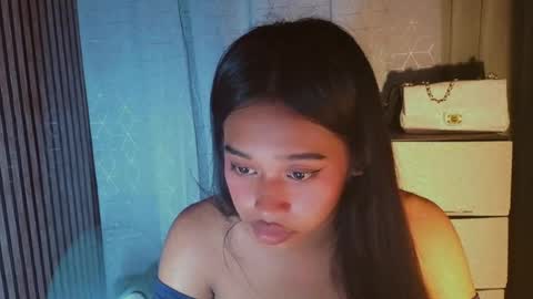 Snapshot of asiantreasures chatting on 06/19/26, 02:16 kisses online show from 06/19/26, 02:16