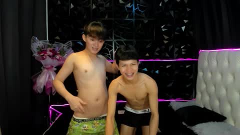 Snapshot of asiantwinkmark chatting on 02/08/26, 12:30 Mark online show from 02/08/26, 12:30