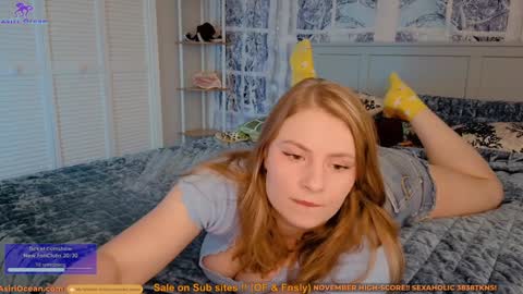 Asiri   pronounced Ah-siri Please no nicknames   3 online show from 12/01/25, 07:19