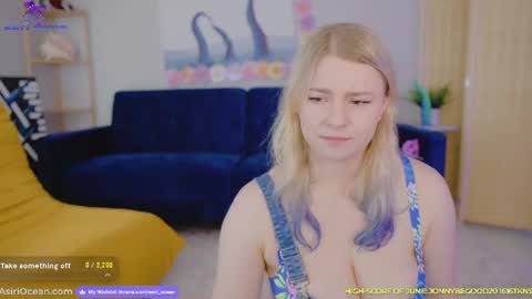 Asiri   pronounced Ah-siri Please no nicknames   3 online show from 06/12/26, 04:17