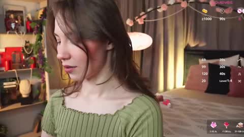 Snapshot of askaudrey chatting on 02/16/25, 01:38 Audrey online show from 02/16/25, 01:38