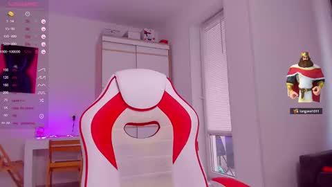 Snapshot of askcaroline chatting on 01/25/25, 08:42 Caroline online show from 01/25/25, 08:42