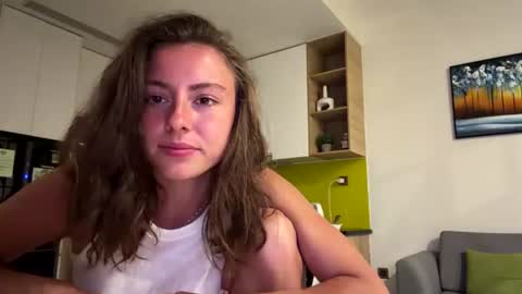 Snapshot of asleyfabello chatting on 06/21/26, 11:35 Monica online show from 06/21/26, 11:35