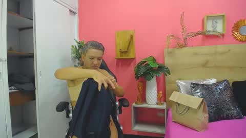 Snapshot of aslyhernandez chatting on 03/31/26, 10:26 ASLY online show from 03/31/26, 10:26