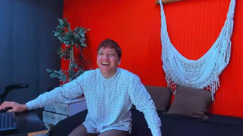 Snapshot of aslyhernandez chatting on 04/15/26, 09:49 ASLY online show from 04/15/26, 09:49