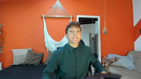 Snapshot of aslyhernandez chatting on 04/16/26, 12:17 ASLY online show from 04/16/26, 12:17