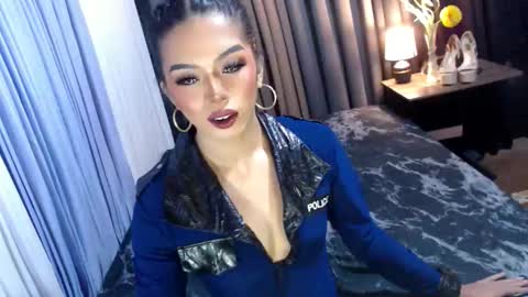 Snapshot of asmodeus_daughter chatting on 10/16/25, 06:53 Margaux Miller online show from 10/16/25, 06:53