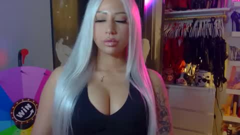 Snapshot of aspenmadden chatting on 09/26/25, 01:09 iwantaspen online show from 09/26/25, 01:09