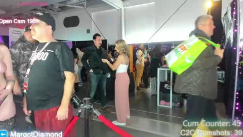 Snapshot of aspenwild chatting on 02/02/25, 01:45 Aspen Wild online show from 02/02/25, 01:45