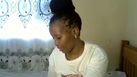 Snapshot of assaddictdoll chatting on 12/21/25, 12:01 assaddictdoll online show from 12/21/25, 12:01