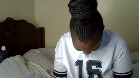 Snapshot of assaddictdoll chatting on 01/18/26, 01:59 assaddictdoll online show from 01/18/26, 01:59