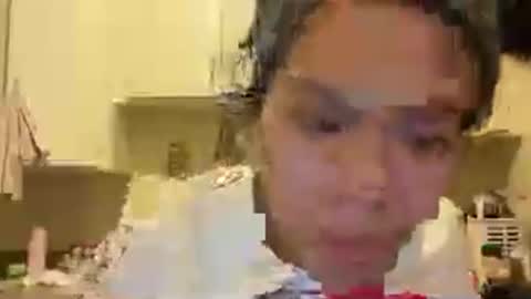 Snapshot of assert32 chatting on 11/29/25, 09:01 Patty online show from 11/29/25, 09:01