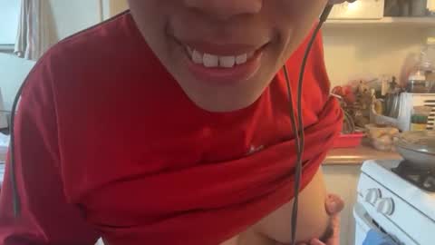 Snapshot of assert32 chatting on 12/14/25, 07:18 Patty online show from 12/14/25, 07:18