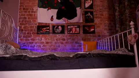 Eva online show from 10/14/25, 03:40