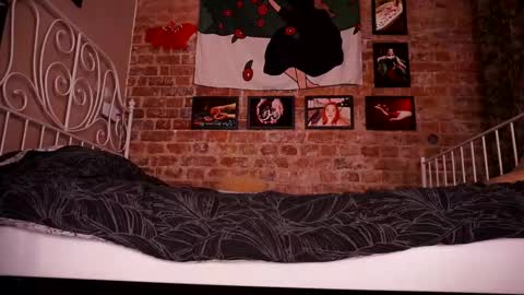 Eva online show from 11/06/25, 02:45