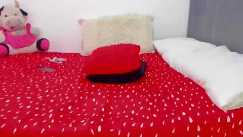 instagramsoofiaa giraldo online show from 12/14/24, 11:01