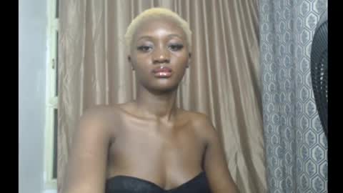 Snapshot of assy_girl25 chatting on 05/25/26, 06:41 Assy girl25 online show from 05/25/26, 06:41