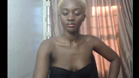 Snapshot of assy_girl25 chatting on 05/31/26, 07:15 Assy girl25 online show from 05/31/26, 07:15