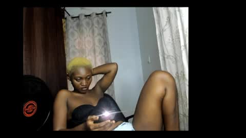 Snapshot of assy_girl25 chatting on 06/06/26, 07:24 Assy girl25 online show from 06/06/26, 07:24