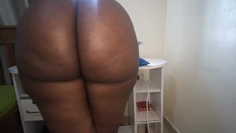 Snapshot of assygally chatting on 03/03/26, 12:33 shee online show from 03/03/26, 12:33