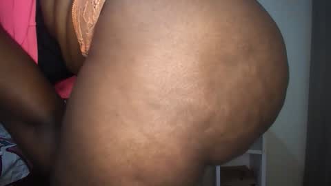 shee online show from 05/06/26, 10:53