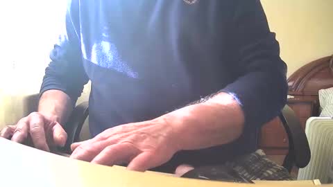 Snapshot of astelover chatting on 12/31/24, 02:03 astelover online show from 12/31/24, 02:03