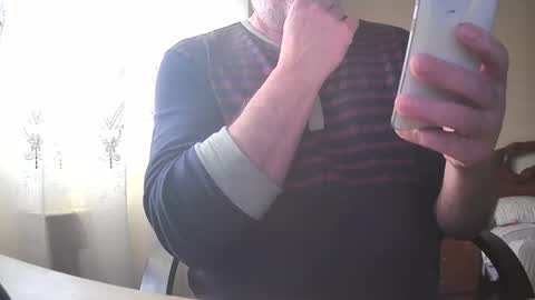 Snapshot of astelover chatting on 11/23/25, 03:34 astelover online show from 11/23/25, 03:34