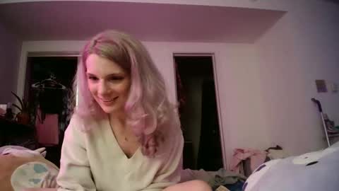 Snapshot of astorialove chatting on 12/18/24, 03:15 AstoriaLove online show from 12/18/24, 03:15