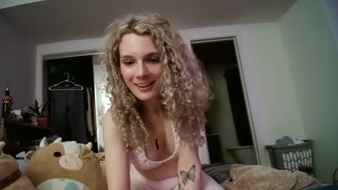 Snapshot of astorialove chatting on 01/12/25, 02:14 AstoriaLove online show from 01/12/25, 02:14