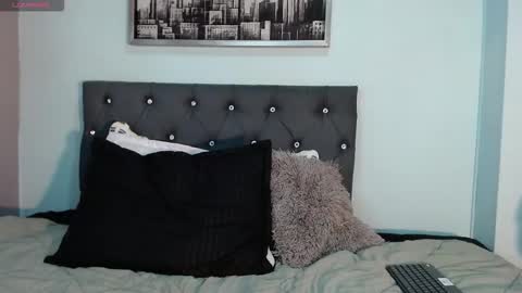 Snapshot of astra_queen chatting on 03/24/26, 07:19 Astra online show from 03/24/26, 07:19