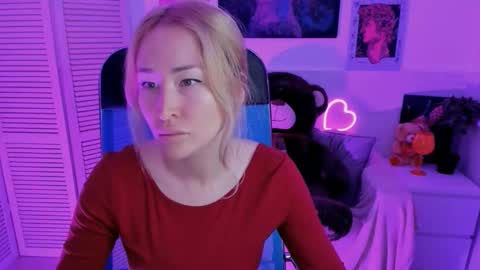 Snapshot of astramonroe chatting on 09/15/25, 04:56 astramonroe online show from 09/15/25, 04:56