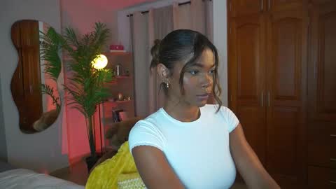 Astrea online show from 12/05/25, 12:08