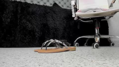 Snapshot of astrid01_ chatting on 11/22/25, 10:53 astrid01_ online show from 11/22/25, 10:53