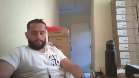 Snapshot of astro_boy_01 chatting on 10/30/25, 09:37 astro_boy_01 online show from 10/30/25, 09:37