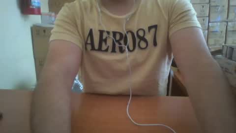 Snapshot of astro_boy_01 chatting on 11/22/25, 06:29 astro_boy_01 online show from 11/22/25, 06:29