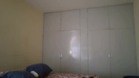 Snapshot of astro_boy_01 chatting on 12/14/25, 05:29 astro_boy_01 online show from 12/14/25, 05:29