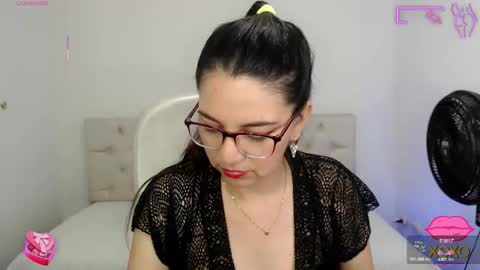 camila  online show from 10/11/25, 03:39