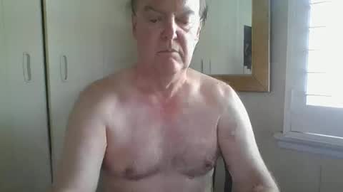 Snapshot of astute008 chatting on 12/15/25, 05:34 astute008 online show from 12/15/25, 05:34