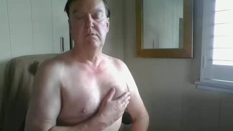 Snapshot of astute008 chatting on 01/09/26, 09:16 astute008 online show from 01/09/26, 09:16