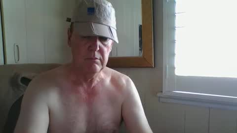 Snapshot of astute008 chatting on 03/26/26, 11:54 astute008 online show from 03/26/26, 11:54