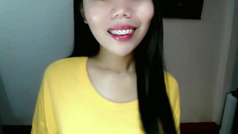 Snapshot of asuna_charming chatting on 12/23/25, 06:22 asuna_charming online show from 12/23/25, 06:22